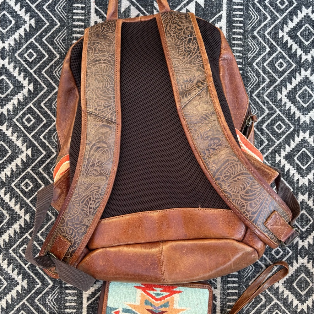 STS Ranchwear Brown Leather Backpack & matching wallet - Picture 11 of 11